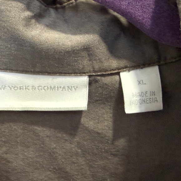 Gray Button Up Top - Picture 2 of 3